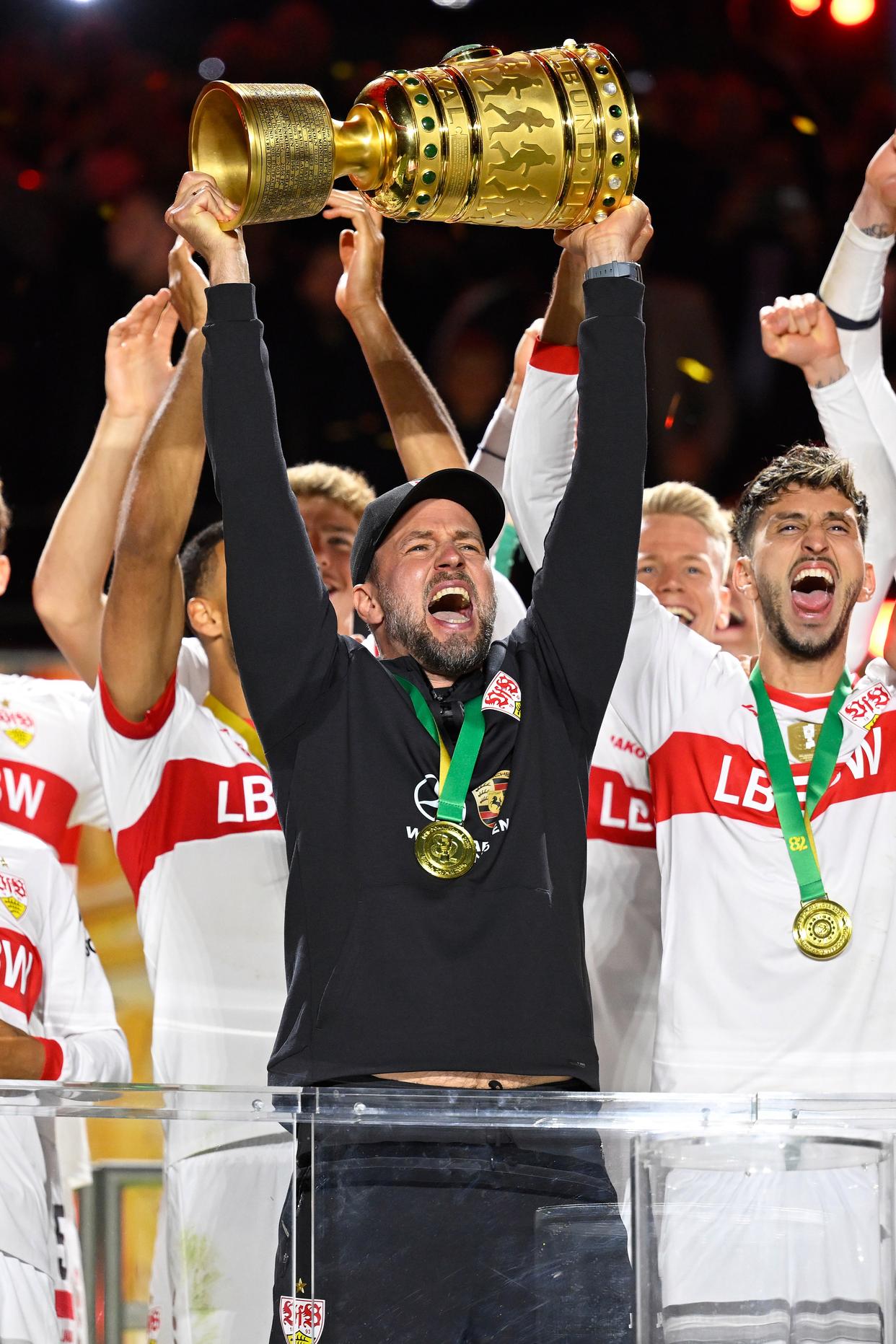 包含赛后突围战来临，葡萄牙体育围绕德国杯复出首秀，悬念犹存，身体对抗强度拉满的词条-竟博娱乐入口