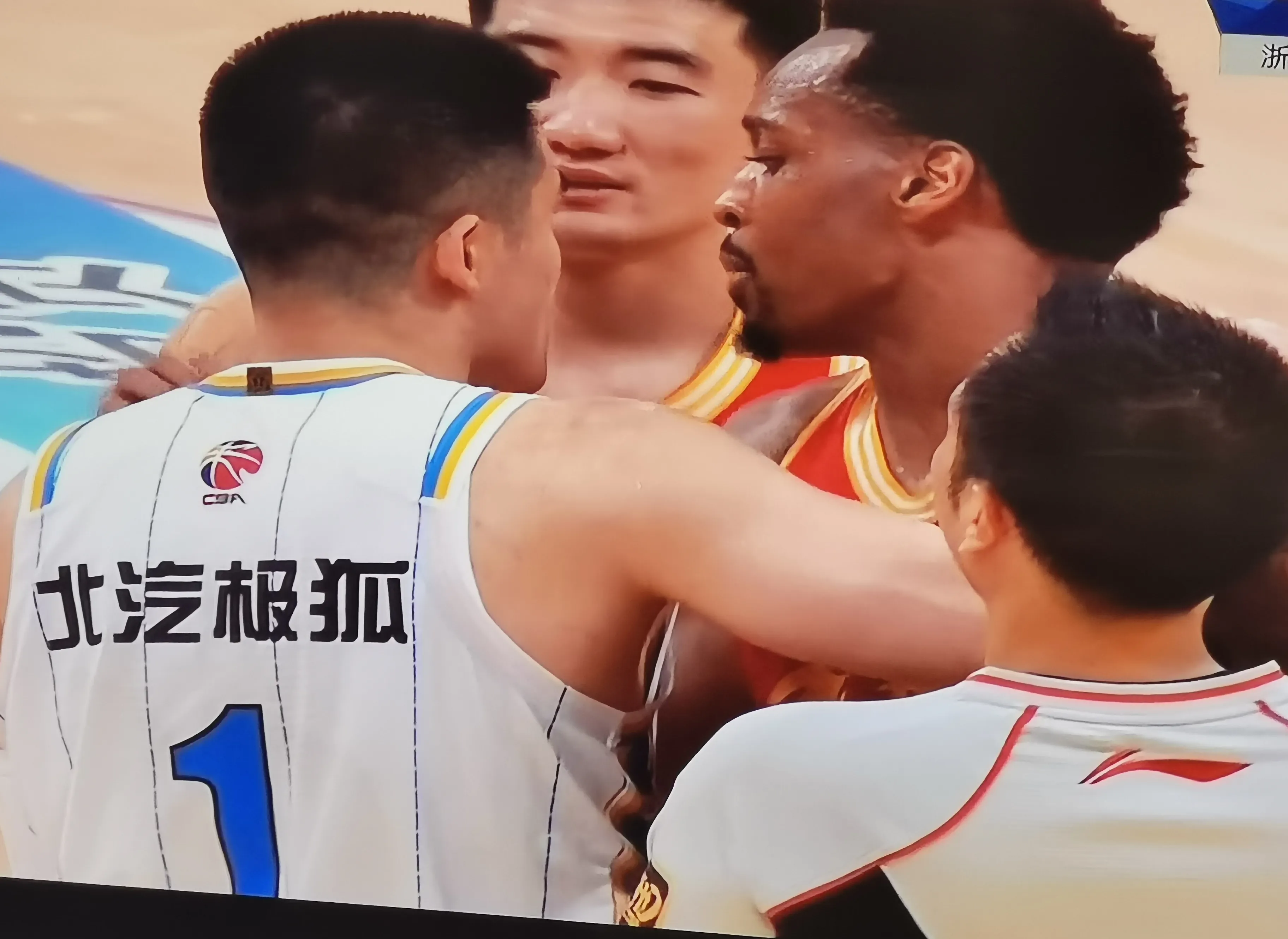 关于CBA常规赛赛后走向成谜；布鲁克林篮网篮板制胜；球迷炸锅；更衣室氛围转暖的信息-竟博娱乐平台