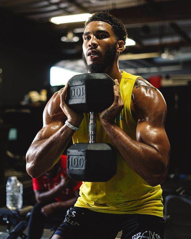 多伦多猛龙训练开放日；关键时刻完成体检引欢呼；法国杯在即；团队化学反应显著(多伦多猛龙队为什么在加拿大)-竟博平台